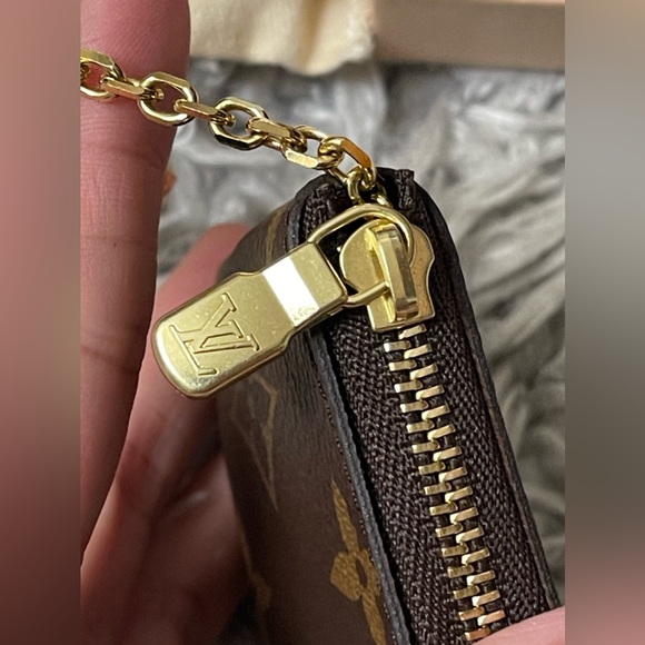 *** SOLD *** Louis Vuitton Key Pouch Monogram - Picture 9 of 13
